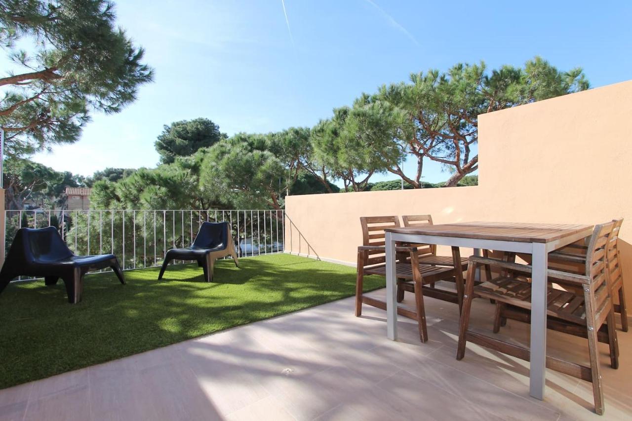 Petit Bijou - Beach apartment III Castelldefels Buitenkant foto