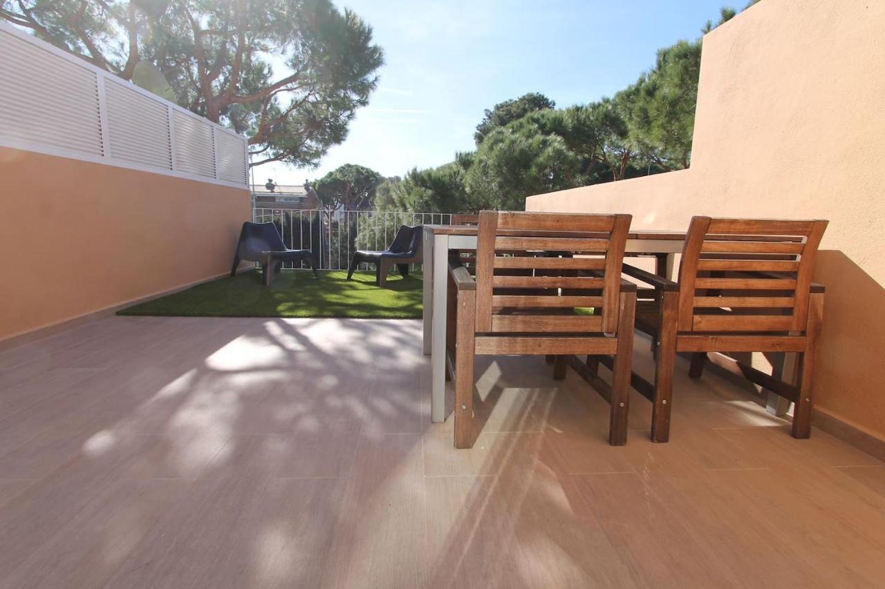 Petit Bijou - Beach apartment III Castelldefels Buitenkant foto