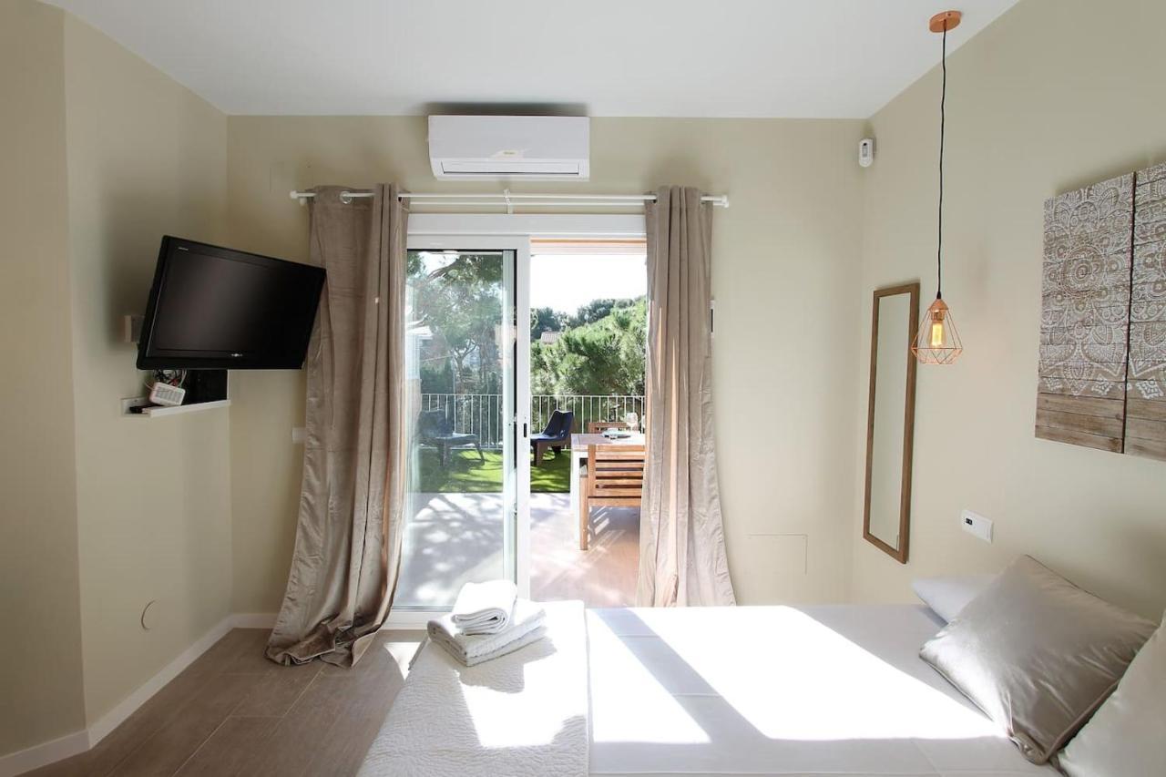 Petit Bijou - Beach apartment III Castelldefels Buitenkant foto